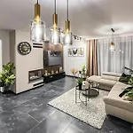 4 Bedroom Awesome In *