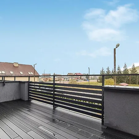 בית נופש 4 Bedroom Awesome In