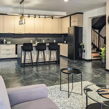 Holiday home In With Kitchen *
