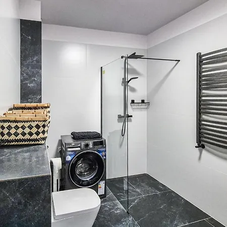 4 Bedroom Awesome In בית נופש *