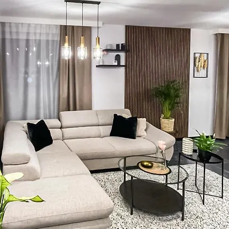 4 Bedroom Awesome In בית נופש *